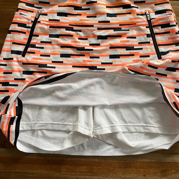 🩷Sale🩷Annika Geometric Skort with 50+ UPF - EUC - Medium - Picture 3 of 9